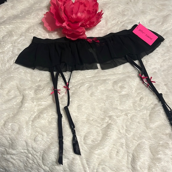 NWT BETSEY JOHNSON GARTER SIZE SMALL/MEDIUM - Picture 2 of 6